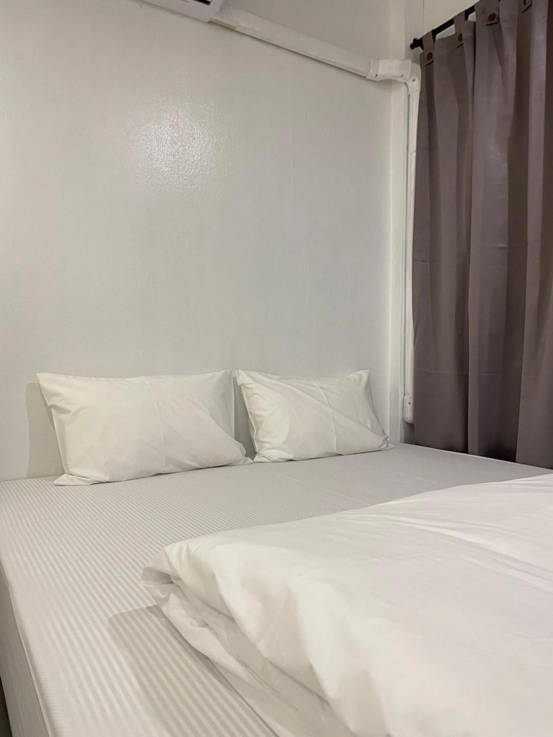Ekanek Hostel (Adults Only) Bangkok Exterior photo
