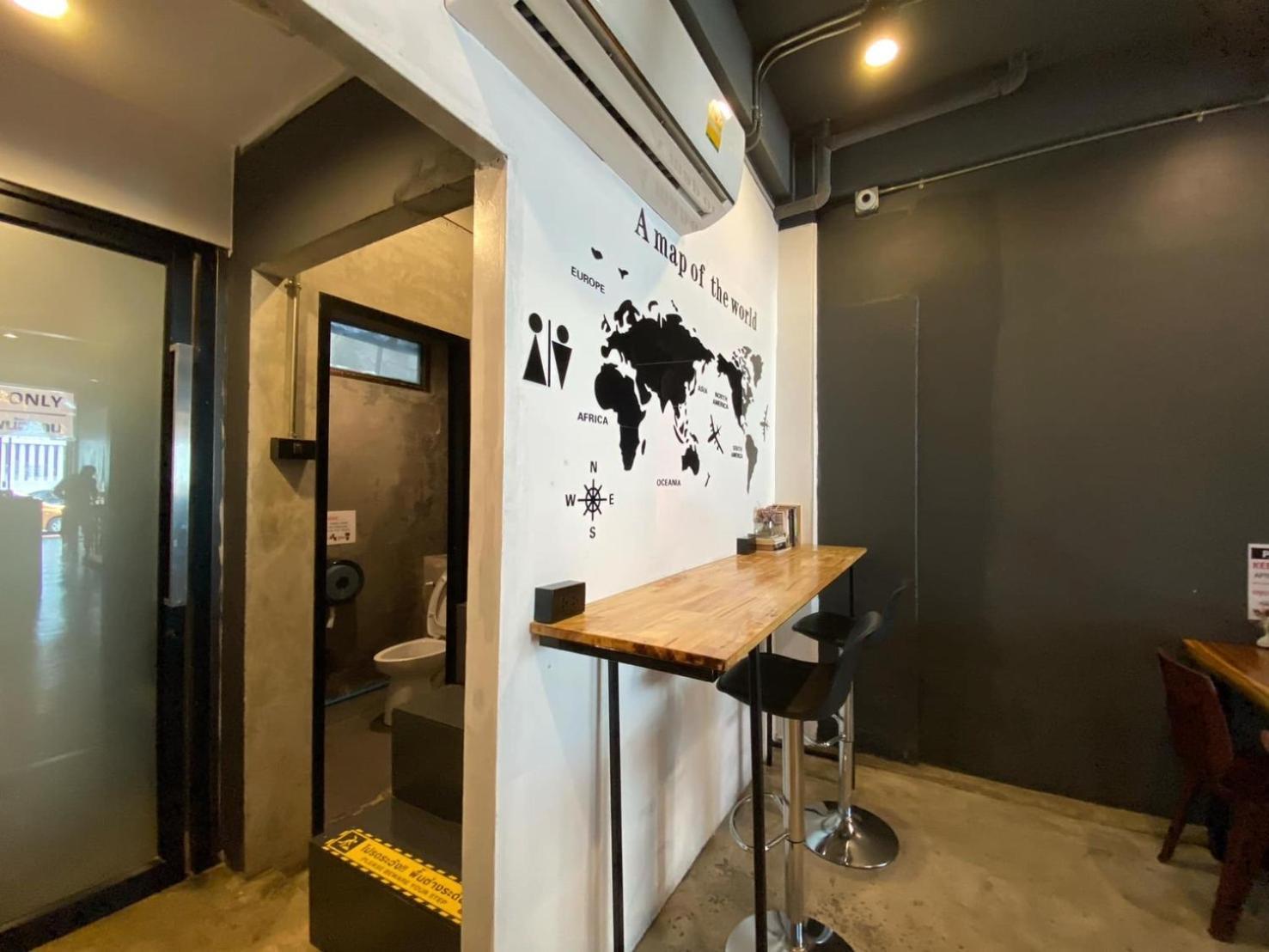 Ekanek Hostel (Adults Only) Bangkok Exterior photo