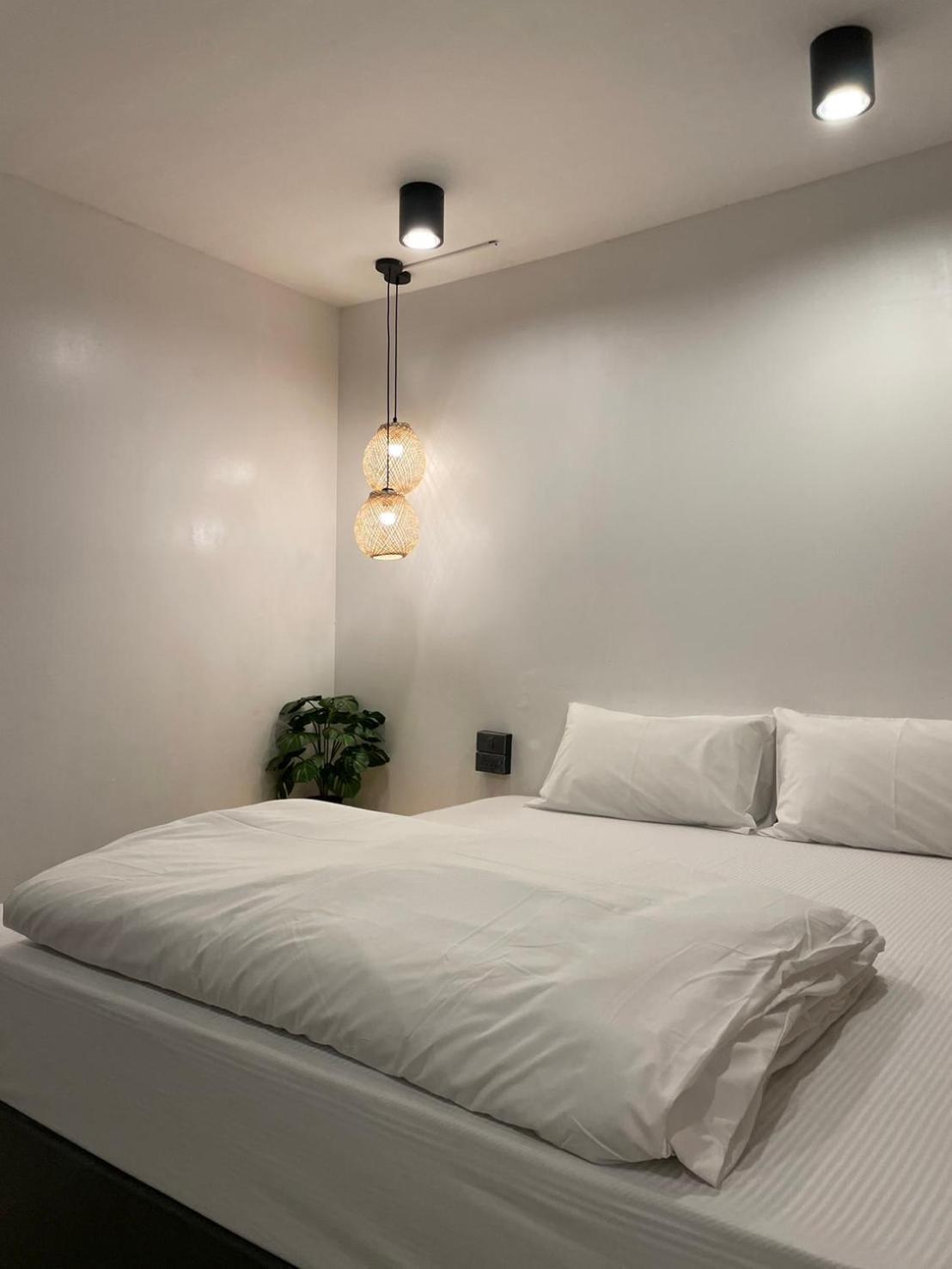 Ekanek Hostel (Adults Only) Bangkok Exterior photo